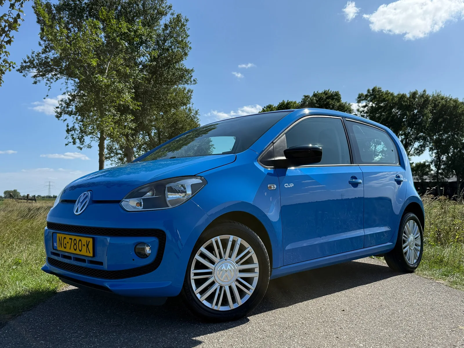 Volkswagen Up! (2014) — foto 1