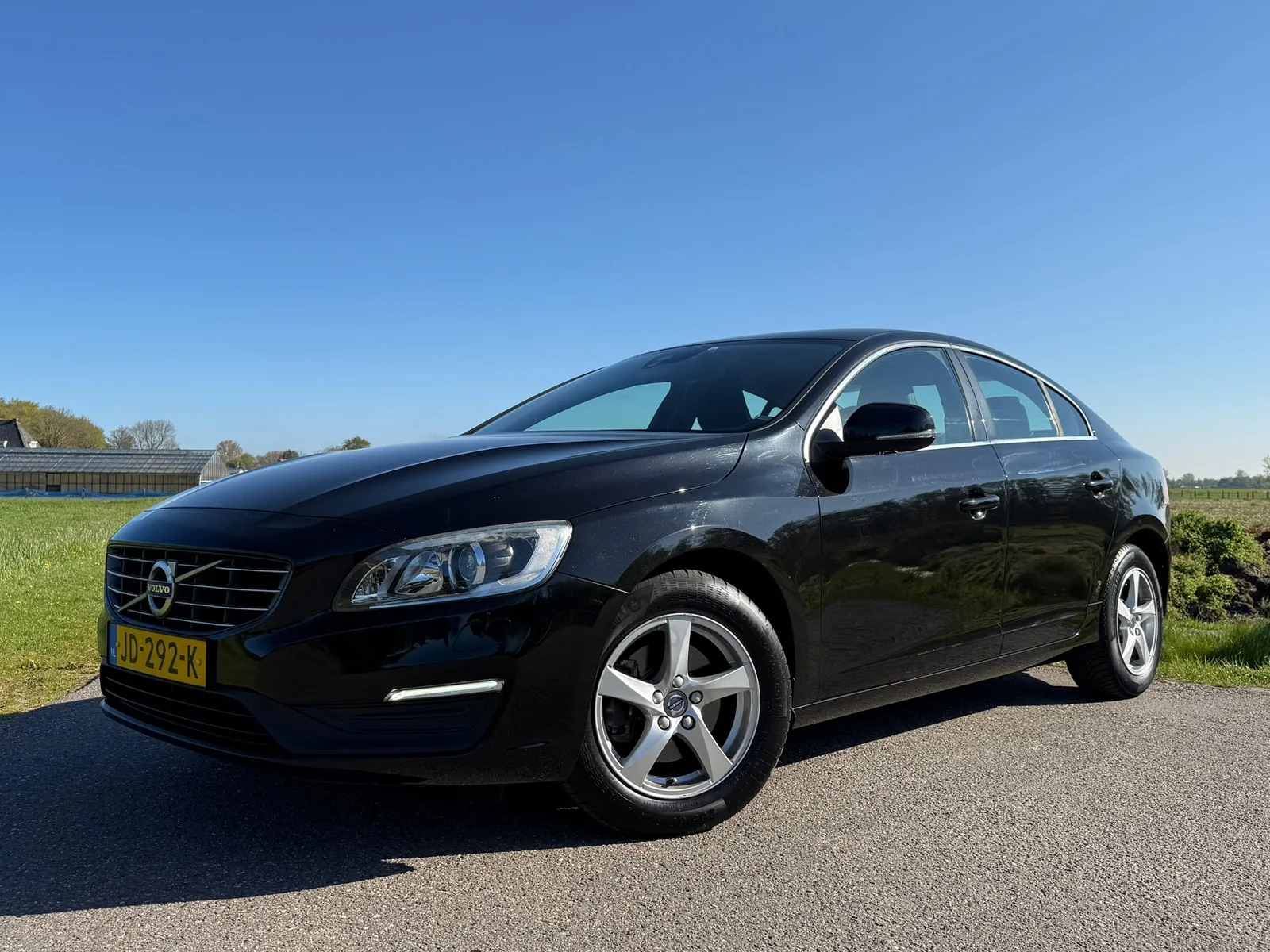 Volvo S60 (2016) — foto 1