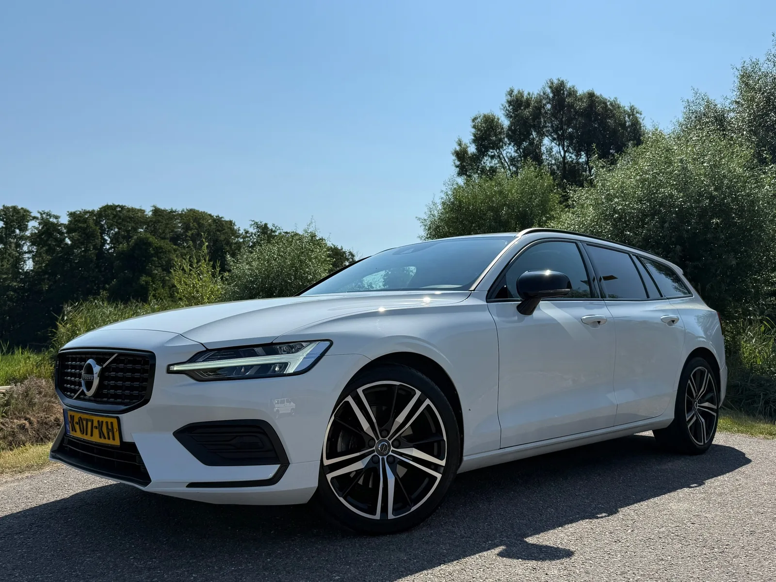 Volvo V60 (2021) — foto 1