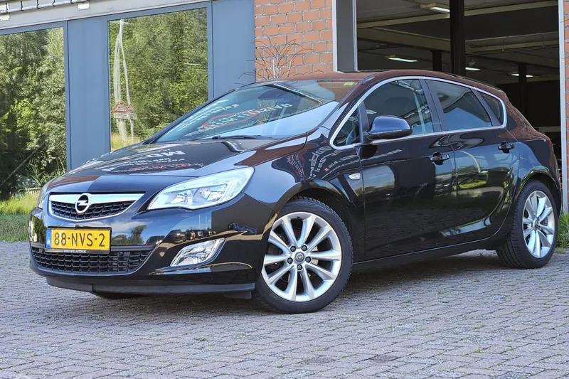 Opel Astra (2010)