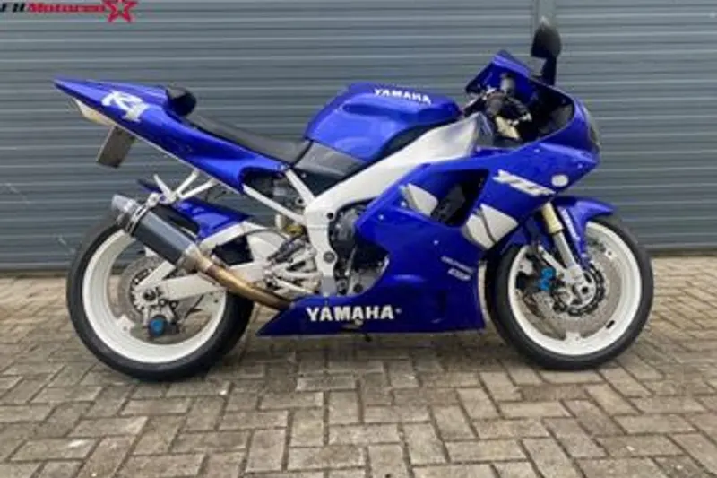 Yamaha YZF-R1 (1999)