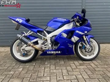 YAMAHA YZF (1999) — foto 1
