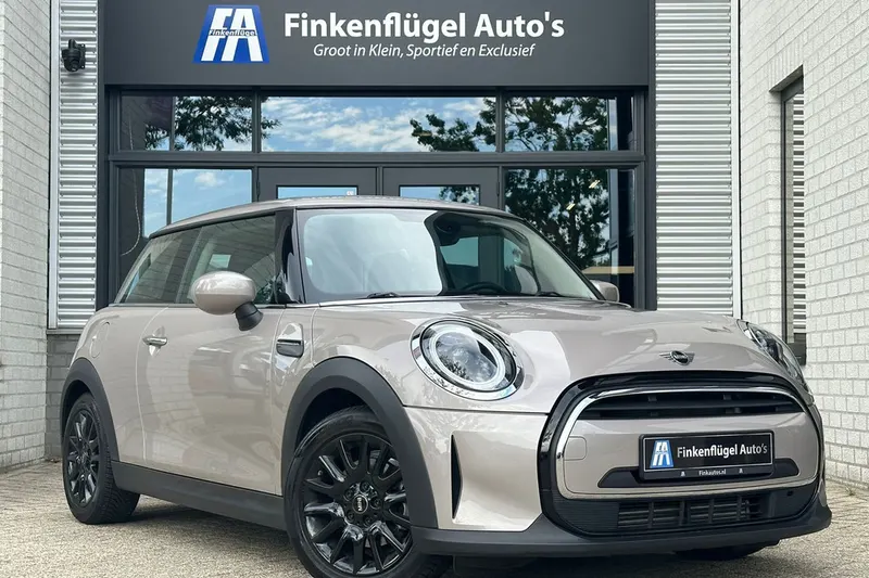 MINI One (2022)