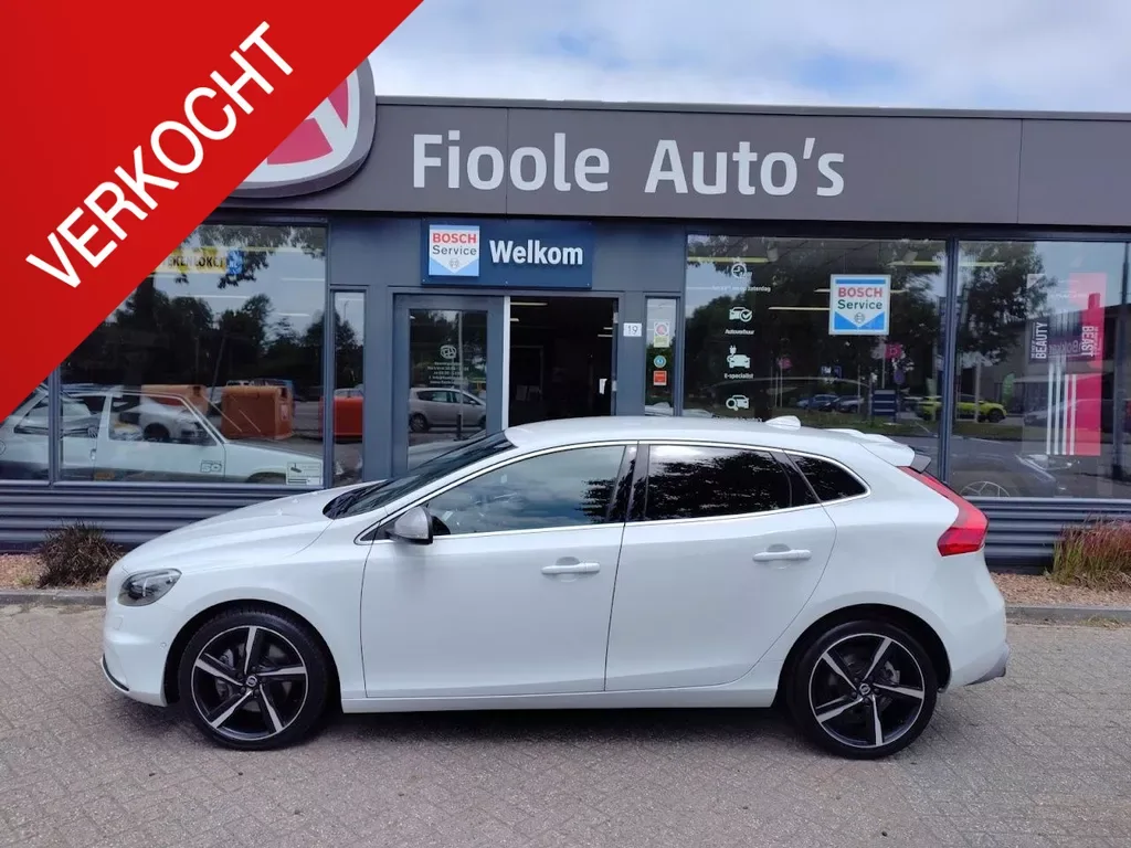 Volvo V40 (2016) — foto 1