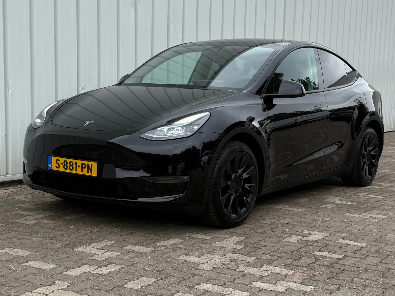 Tesla Model Y (2023) — foto 1