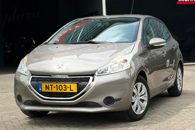 Peugeot 208 (2013)