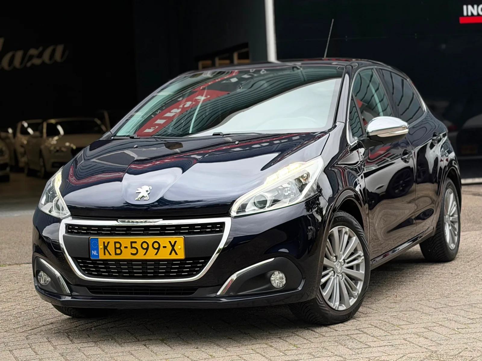 Peugeot 208 (2016) — foto 1