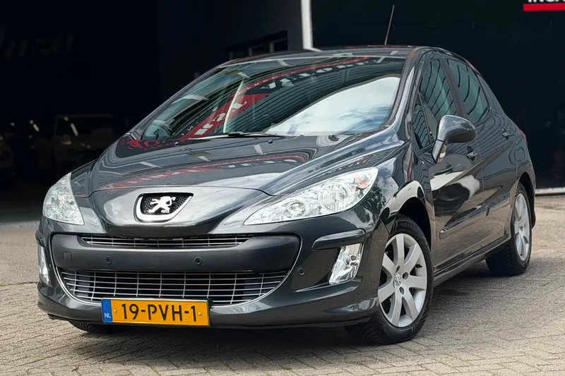 Peugeot 308 (2011)