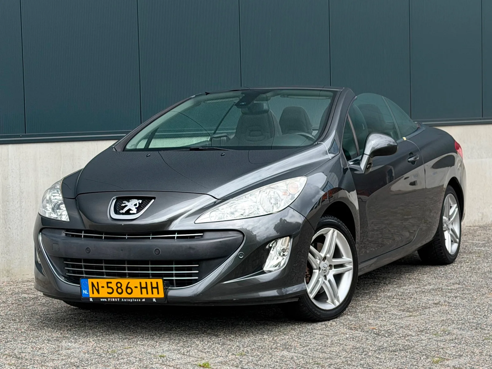 Peugeot 308 (2010) — foto 1