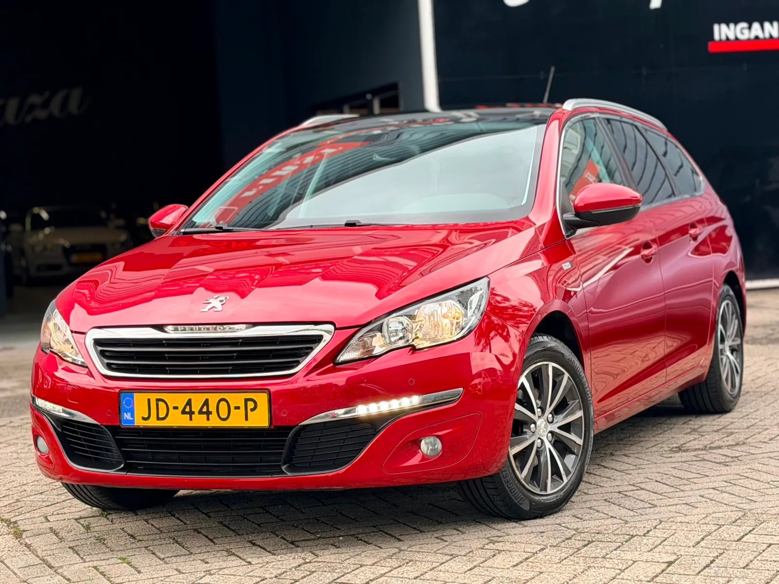 Peugeot 308 (2016) — foto 1