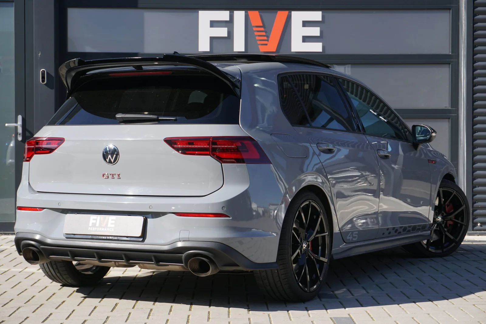 Volkswagen Golf (2021) — foto 1