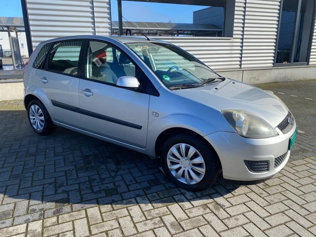 Ford Fiesta (2008) — foto 1