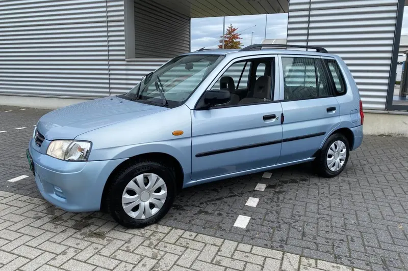 Mazda Demio (2001)
