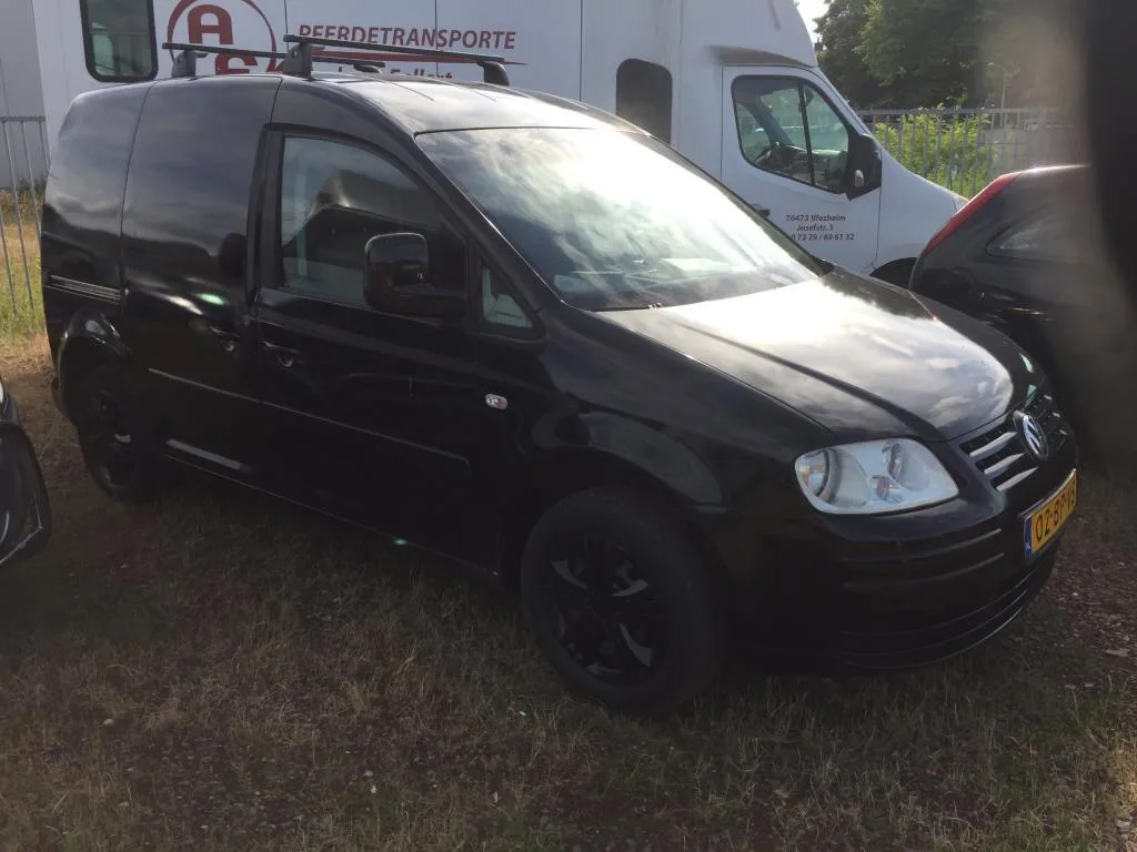 Volkswagen Caddy (2004) — foto 1
