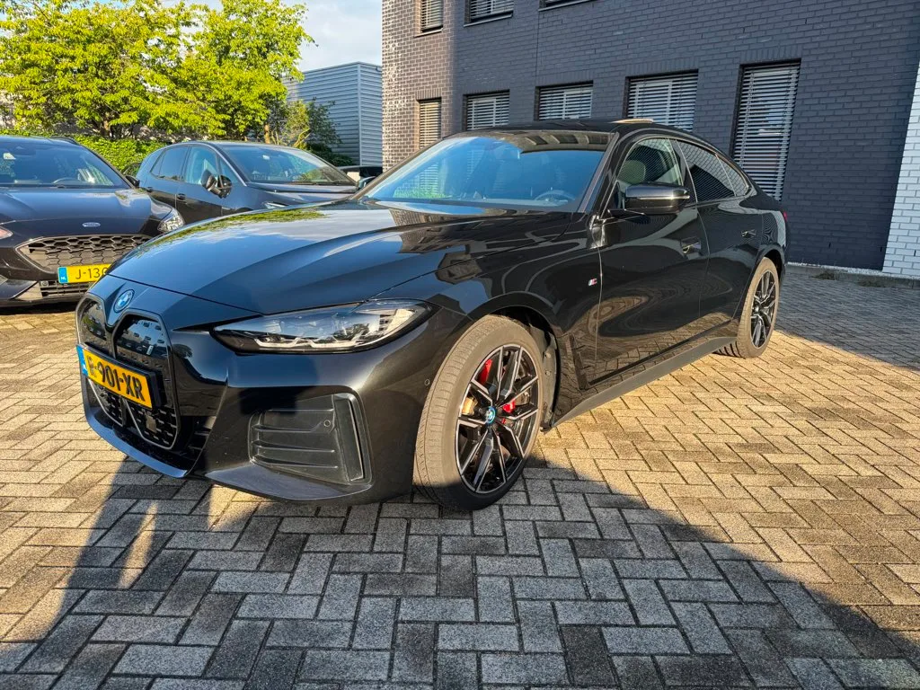 BMW i4 (2022) — foto 1
