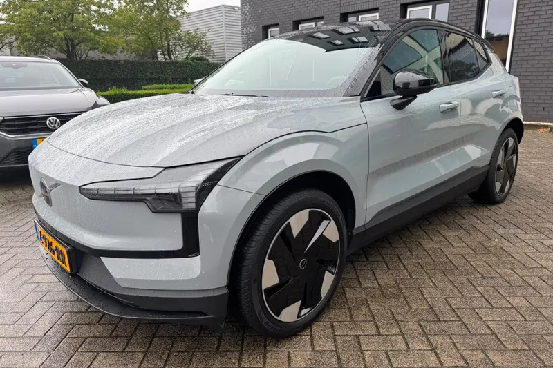 Volvo EX30 (2024)