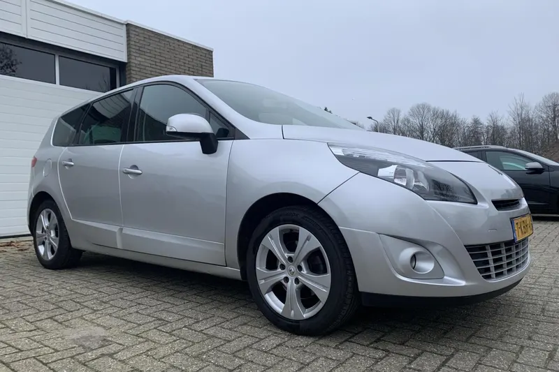 Renault Grand Scenic (2011)