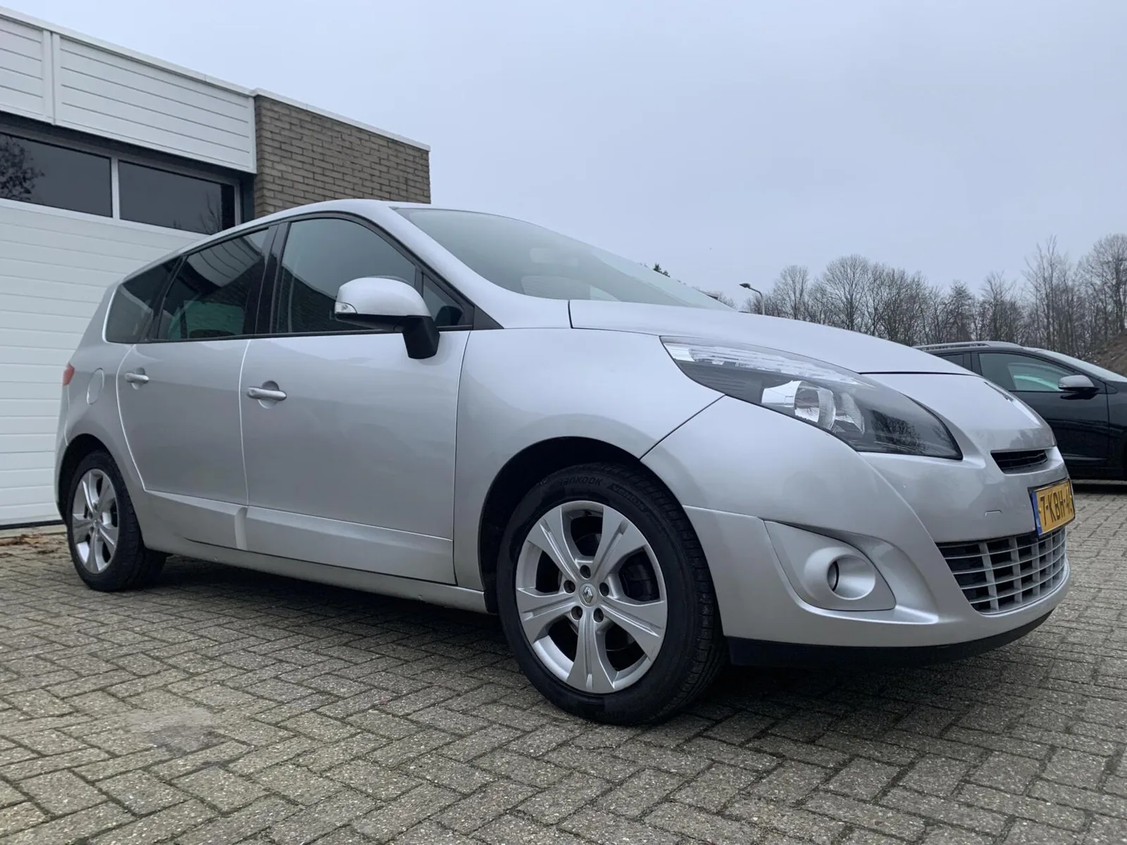 Renault Grand Scenic (2011) — foto 1