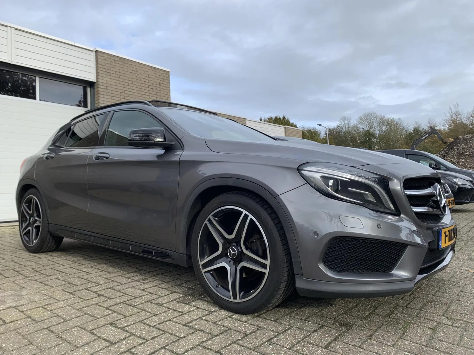 Mercedes-Benz GLA (2014) — foto 1