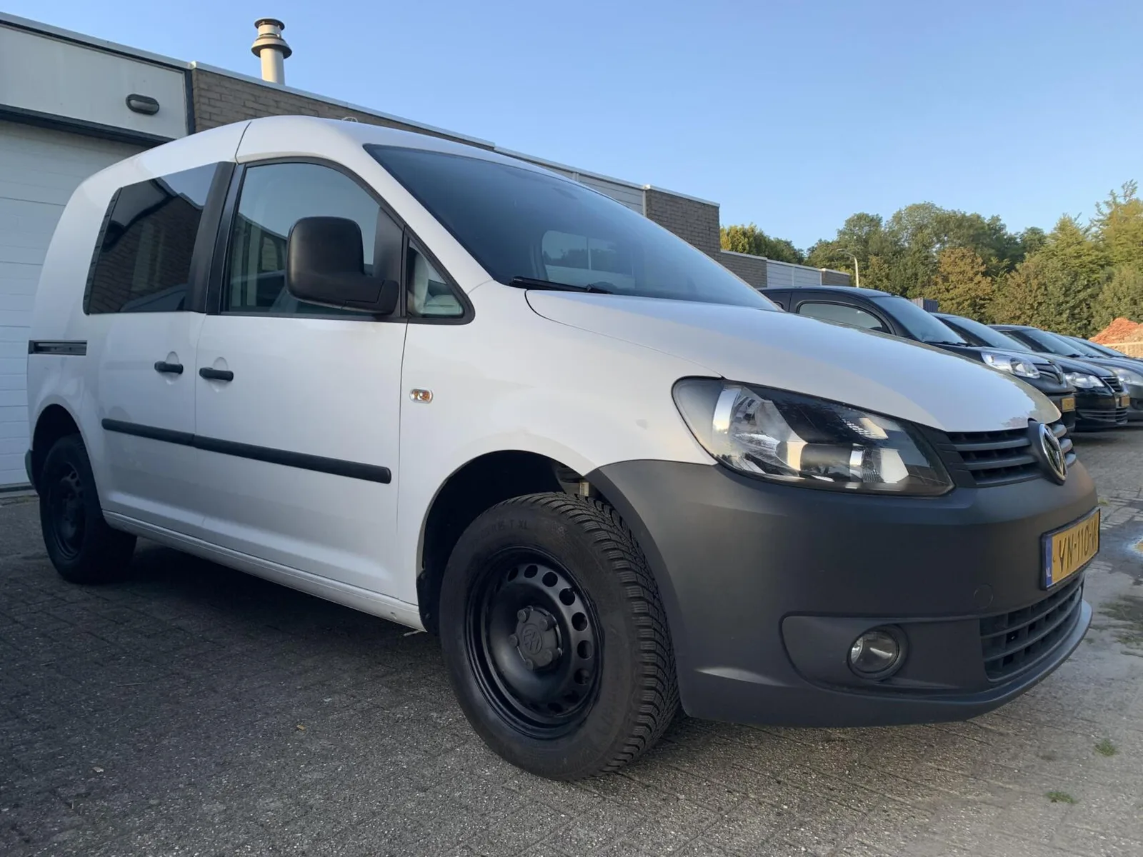 Volkswagen Caddy (2015) — foto 1