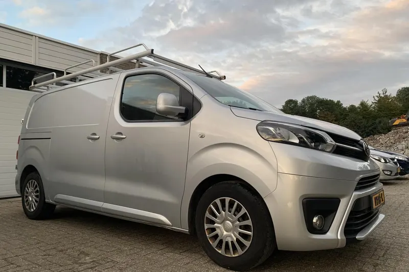 Toyota Proace (2016)