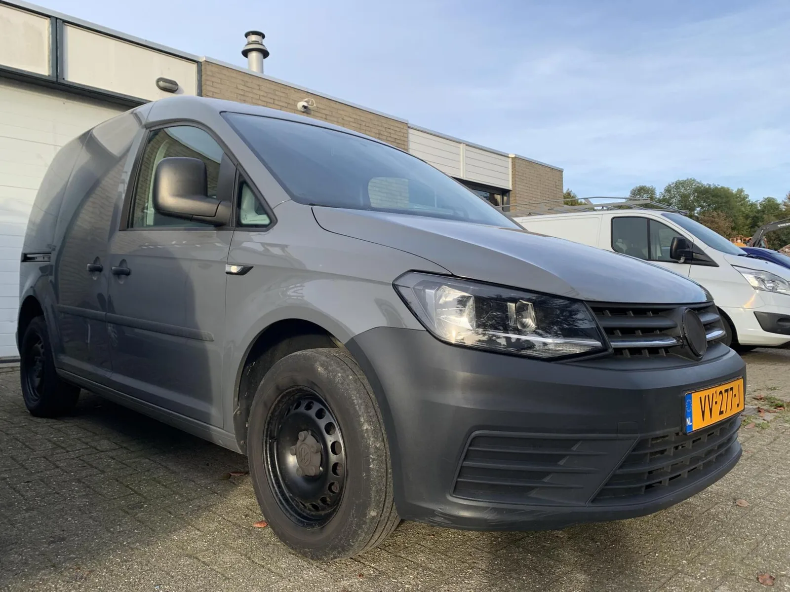 Volkswagen Caddy (2016) — foto 1