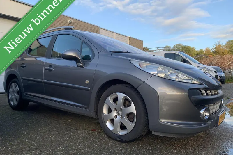 Peugeot 207 (2008)