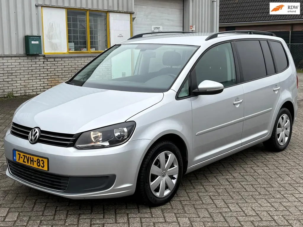 Volkswagen Touran (2013) — foto 1