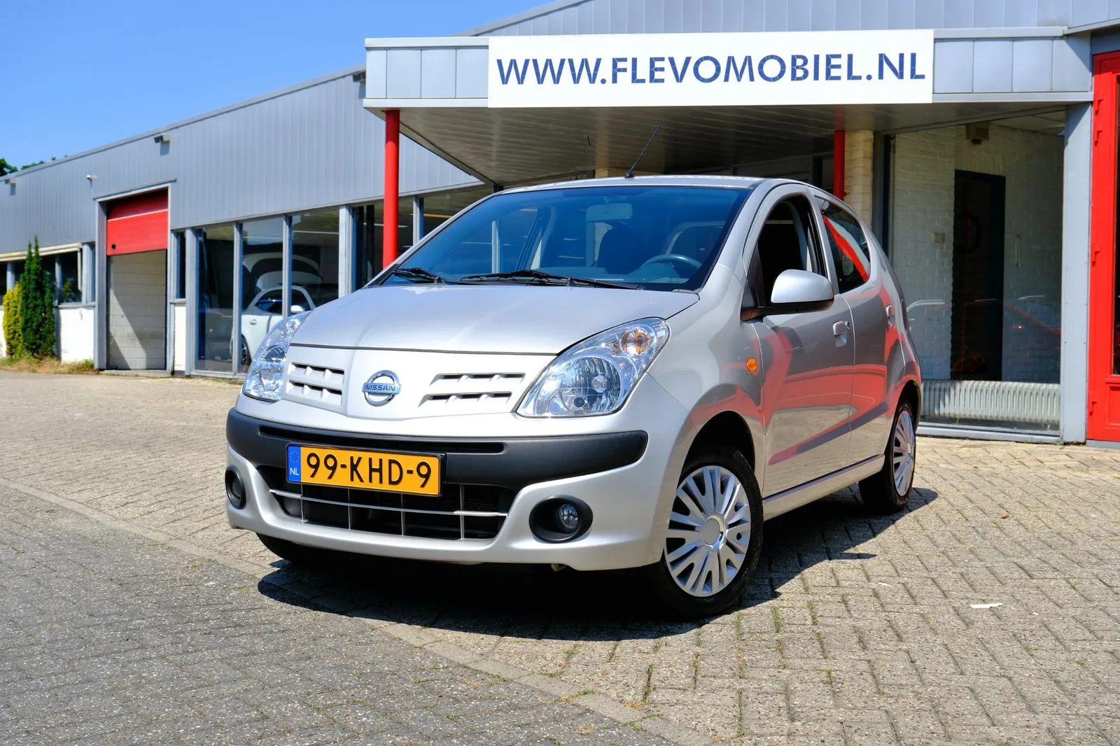 Nissan Pixo (2009) — foto 1