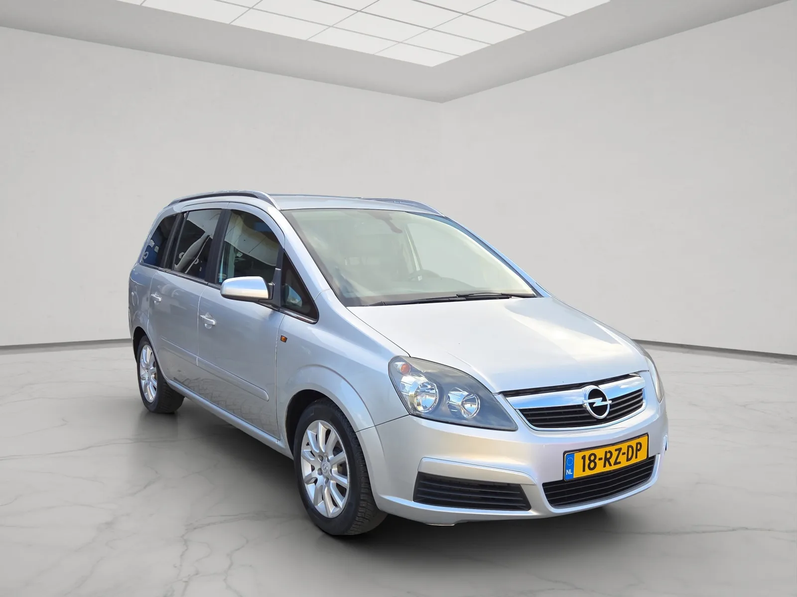 Opel Zafira (2005) — foto 1