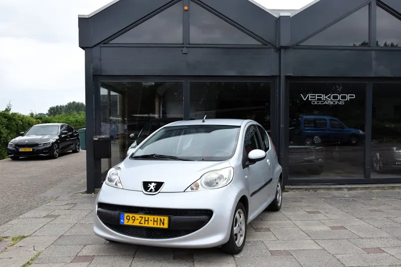 Peugeot 107 (2008)