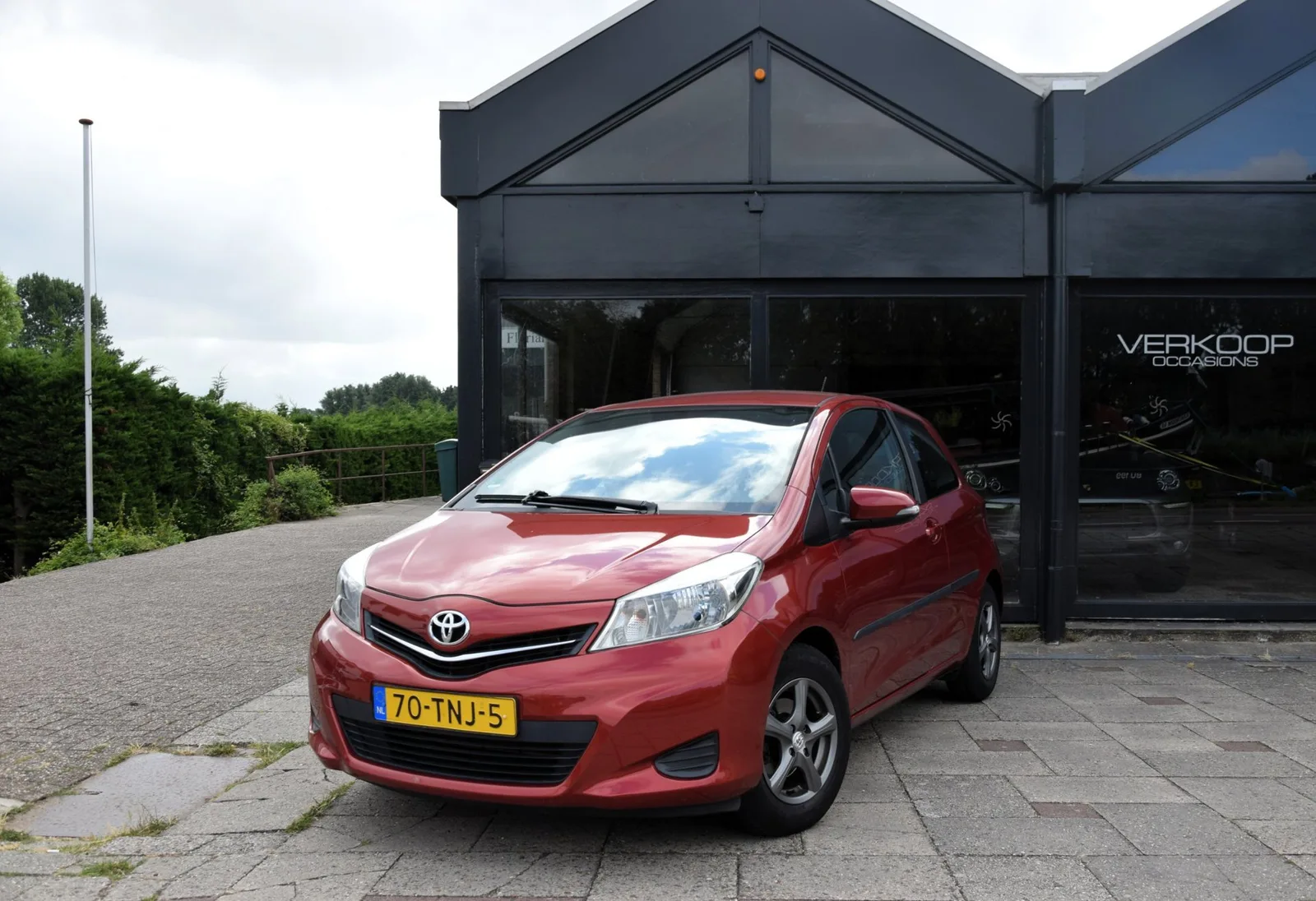 Toyota Yaris (2012) — foto 1