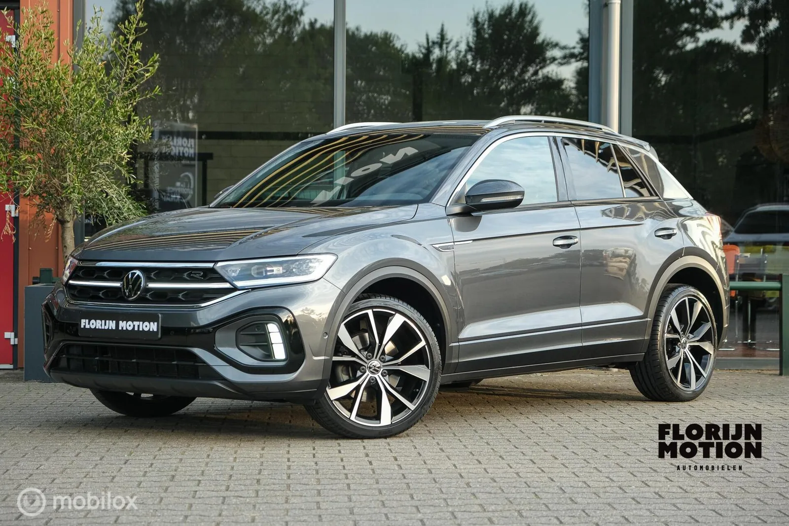 Volkswagen T-Roc (2022) — foto 1