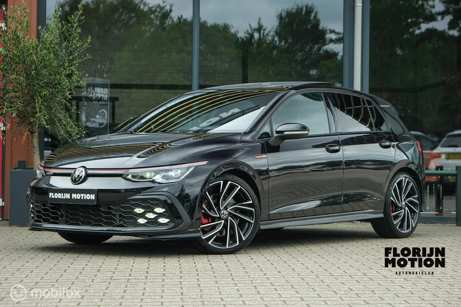 Volkswagen Golf (2021) — foto 1