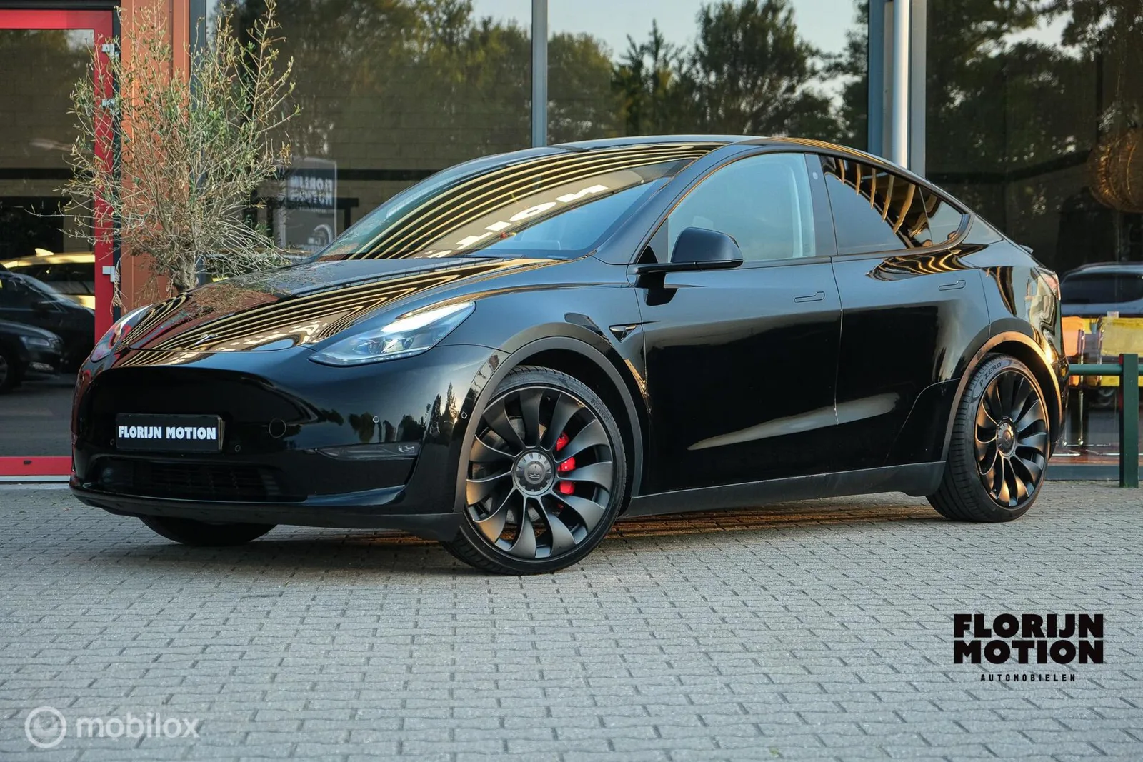 Tesla Model Y (2022) — foto 1