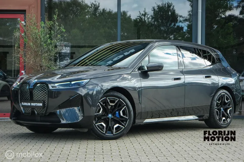BMW iX (2022)