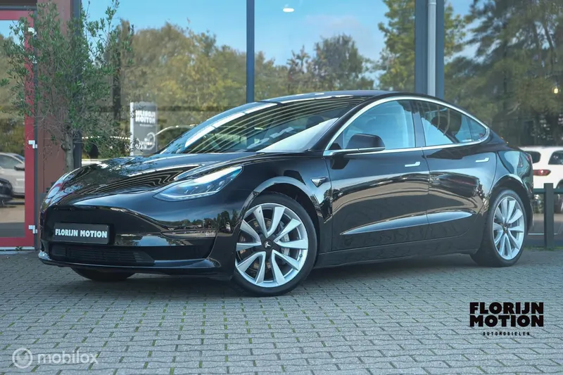 Tesla Model 3 (2019)