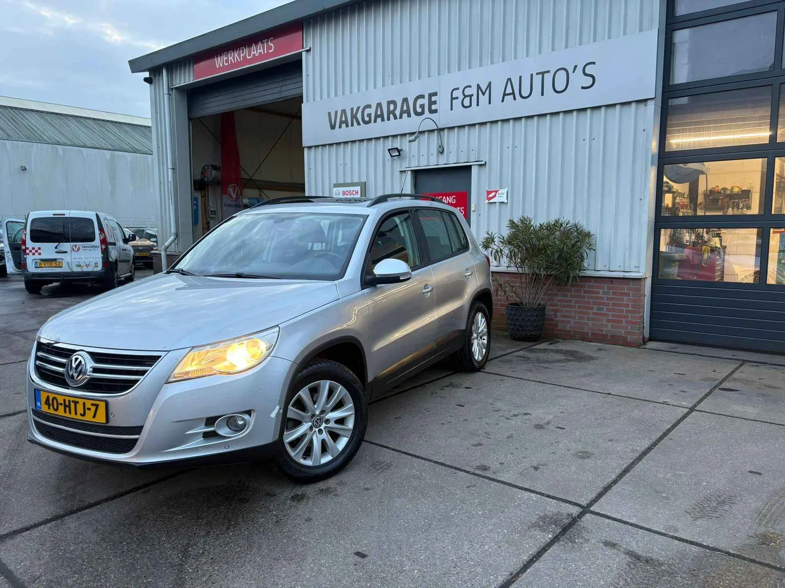 Volkswagen Tiguan (2009) — foto 1