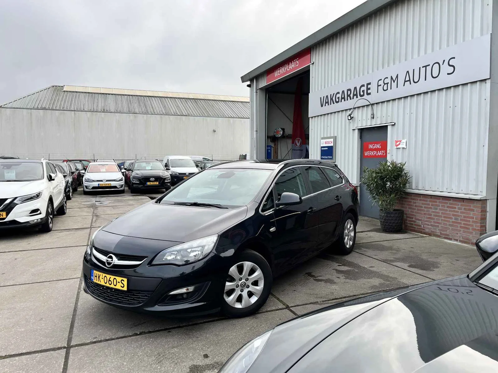 Opel Astra (2015) — foto 1