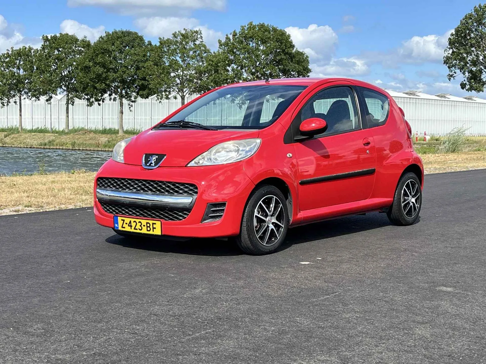 Peugeot 107 (2009) — foto 1