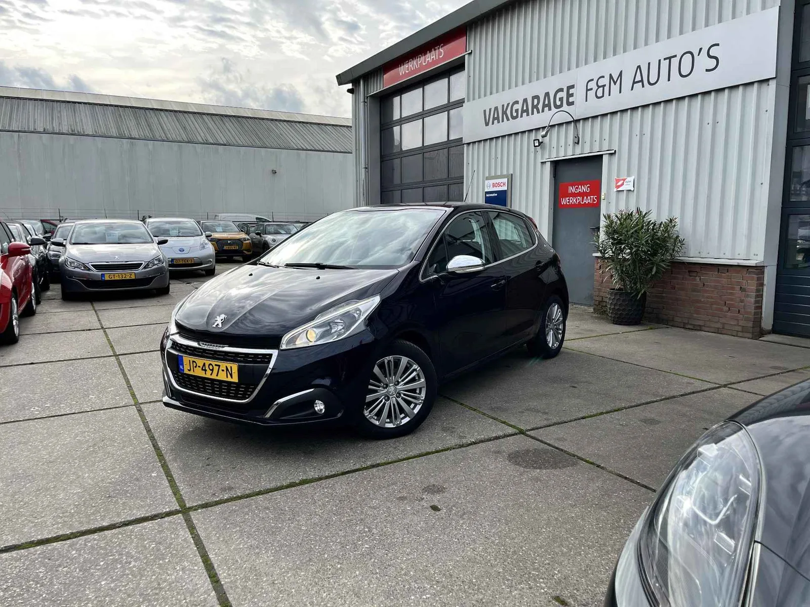 Peugeot 208 (2016) — foto 1