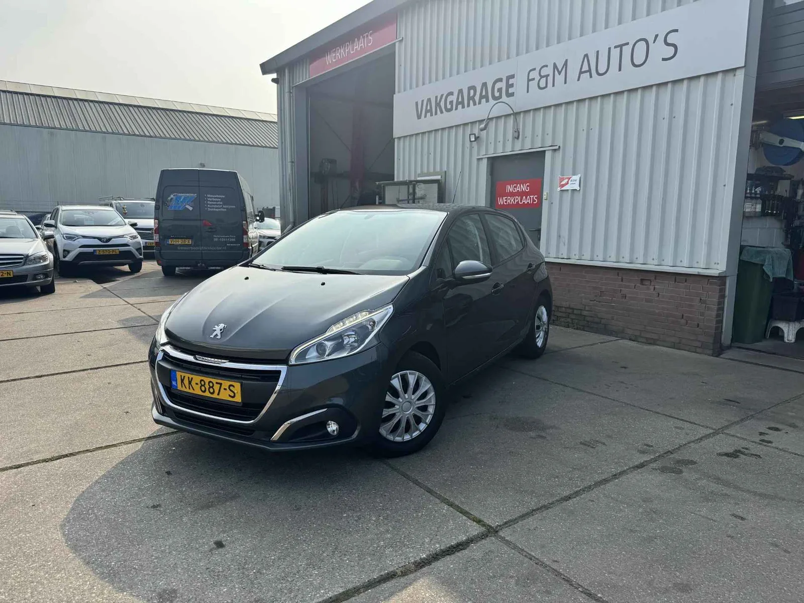 Peugeot 208 (2016) — foto 1