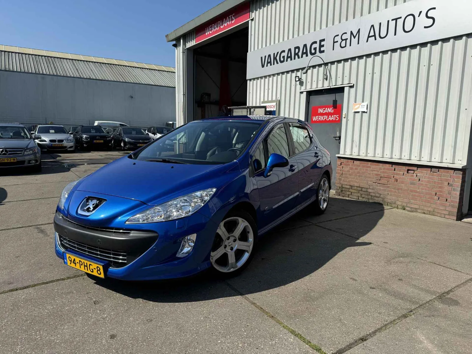 Peugeot 308 (2011) — foto 1