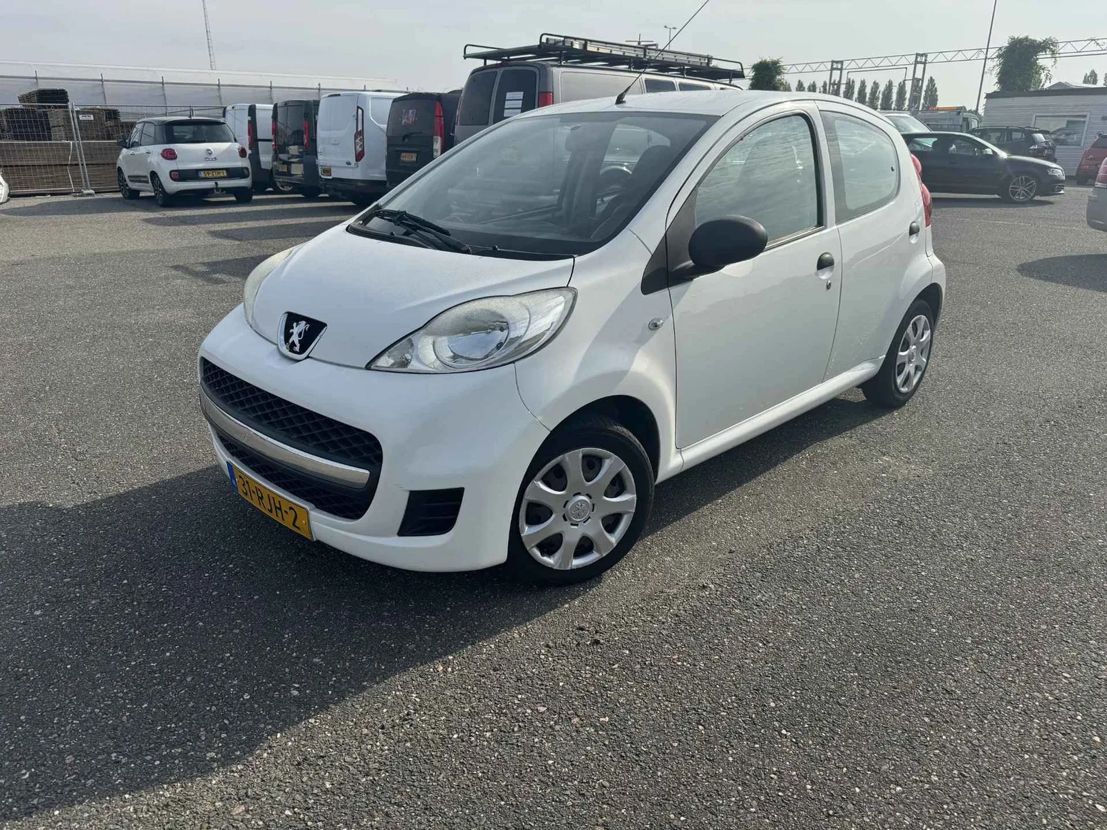 Peugeot 107 (2011) — foto 1