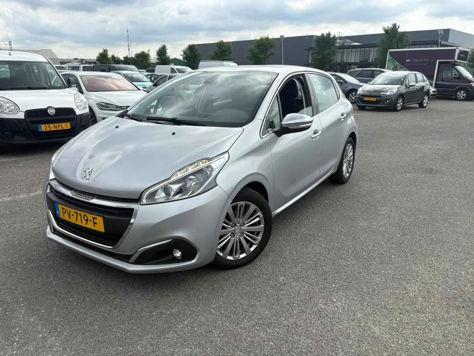 Peugeot 208 (2017) — foto 1