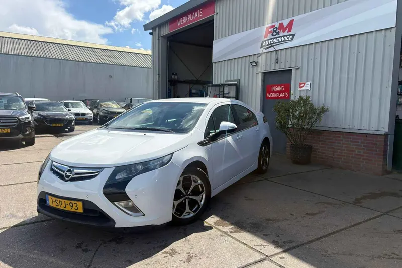 Opel Ampera (2013)