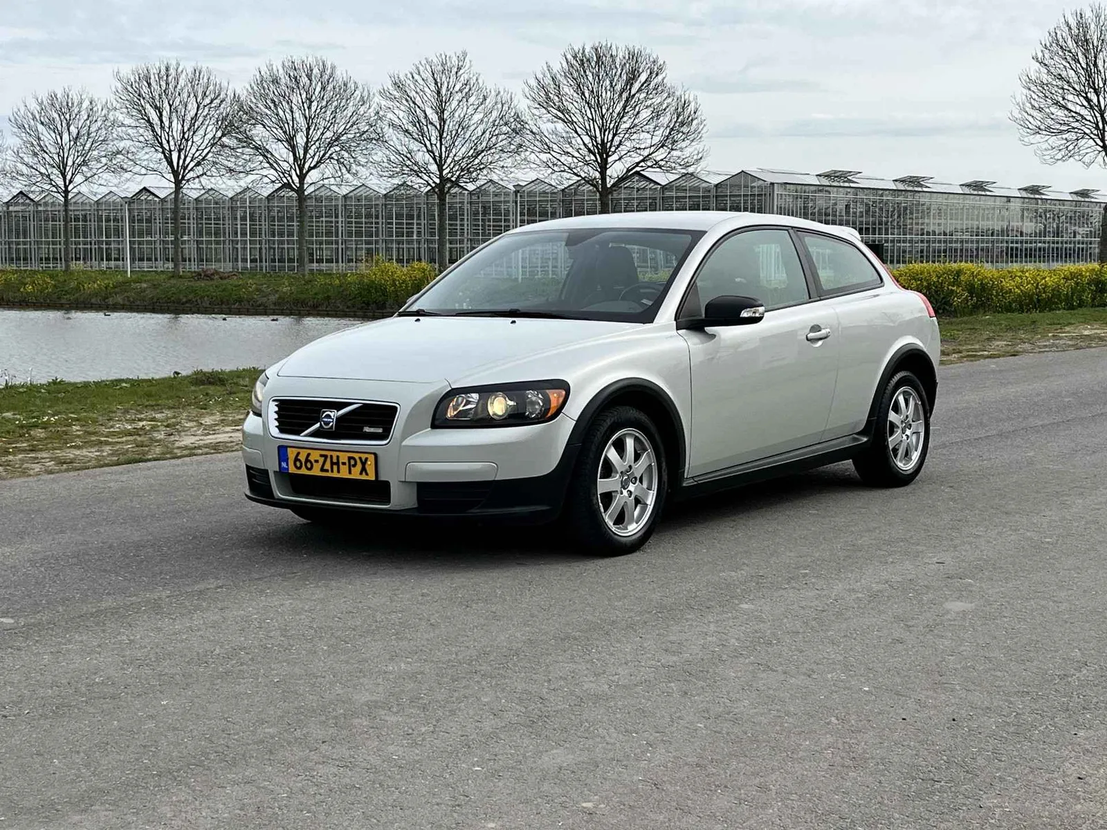 Volvo C30 (2008) — foto 1