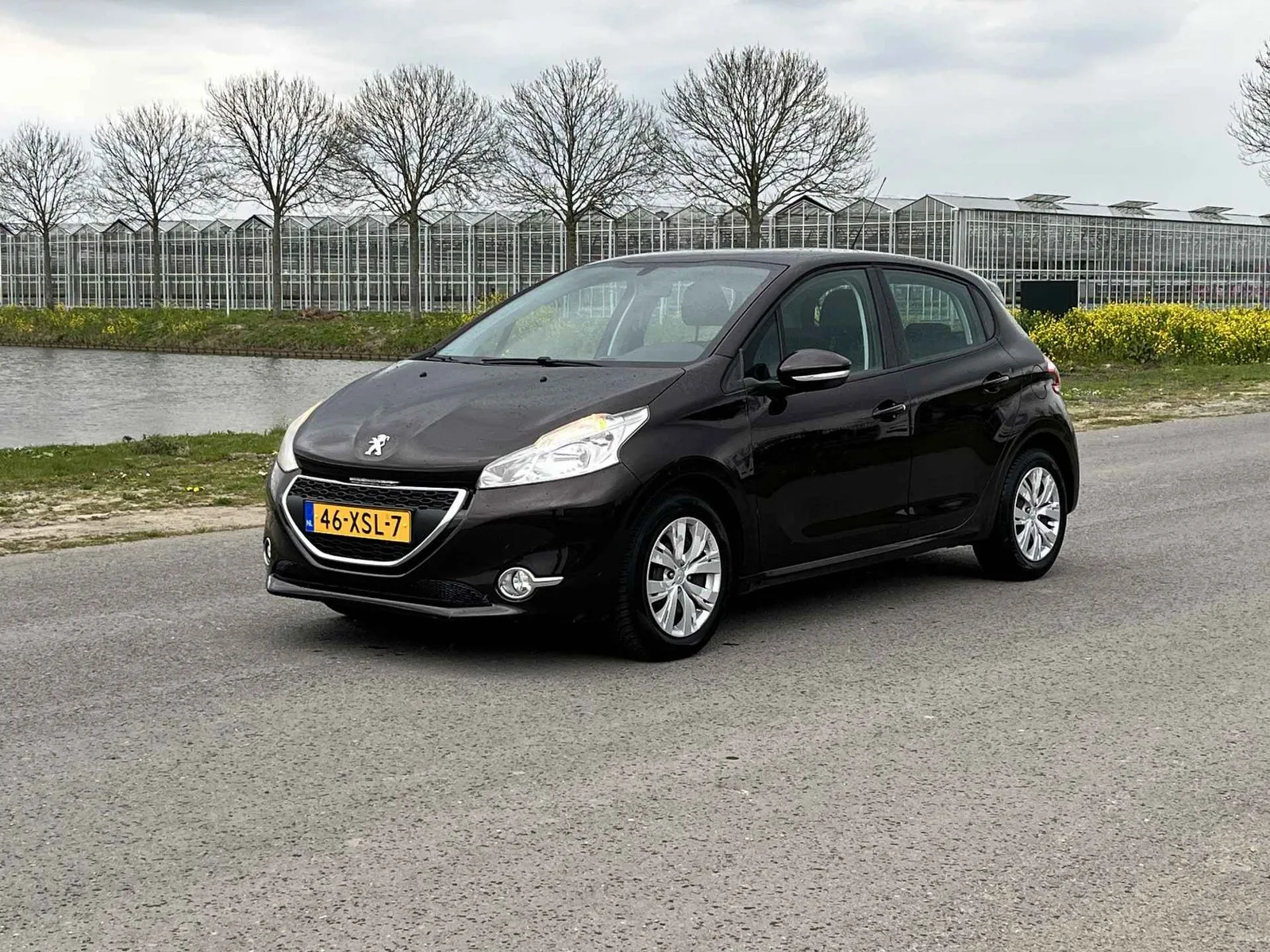 Peugeot 208 (2012) — foto 1
