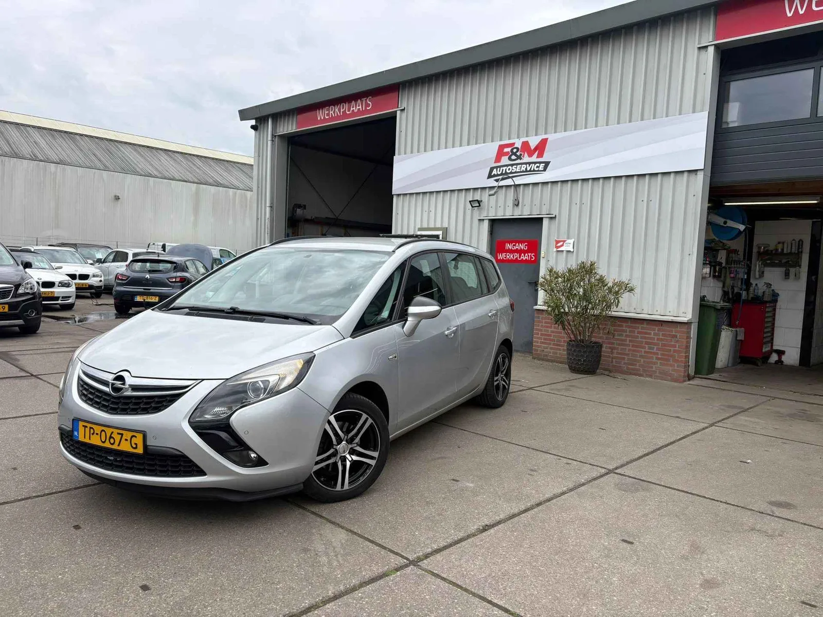 Opel Zafira (2016) — foto 1
