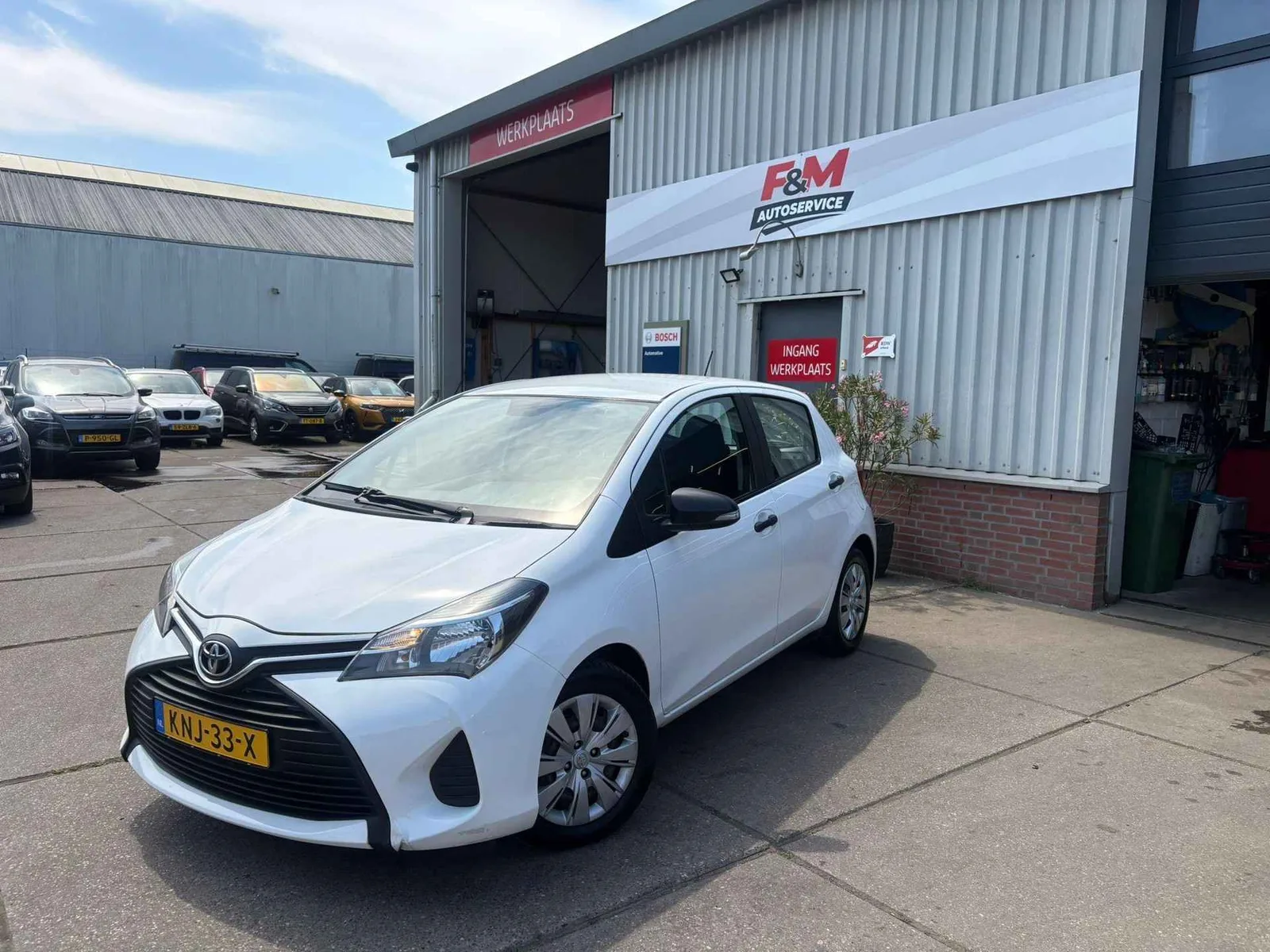 Toyota Yaris (2017) — foto 1